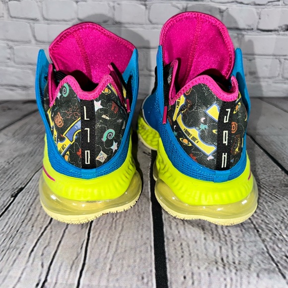 Nike Lebron XIX low size 10 in used condition comes as pictured. - Picture 6 of 9